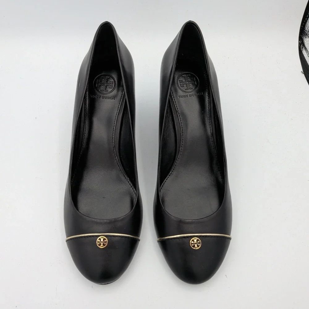 Tory Burch‎ Black Leather Wedge Pumps Gold Logo Medallion Round Toe 8M 11148519